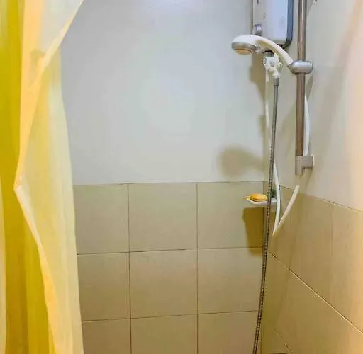 Trees Residences Staycation Evol's Place *